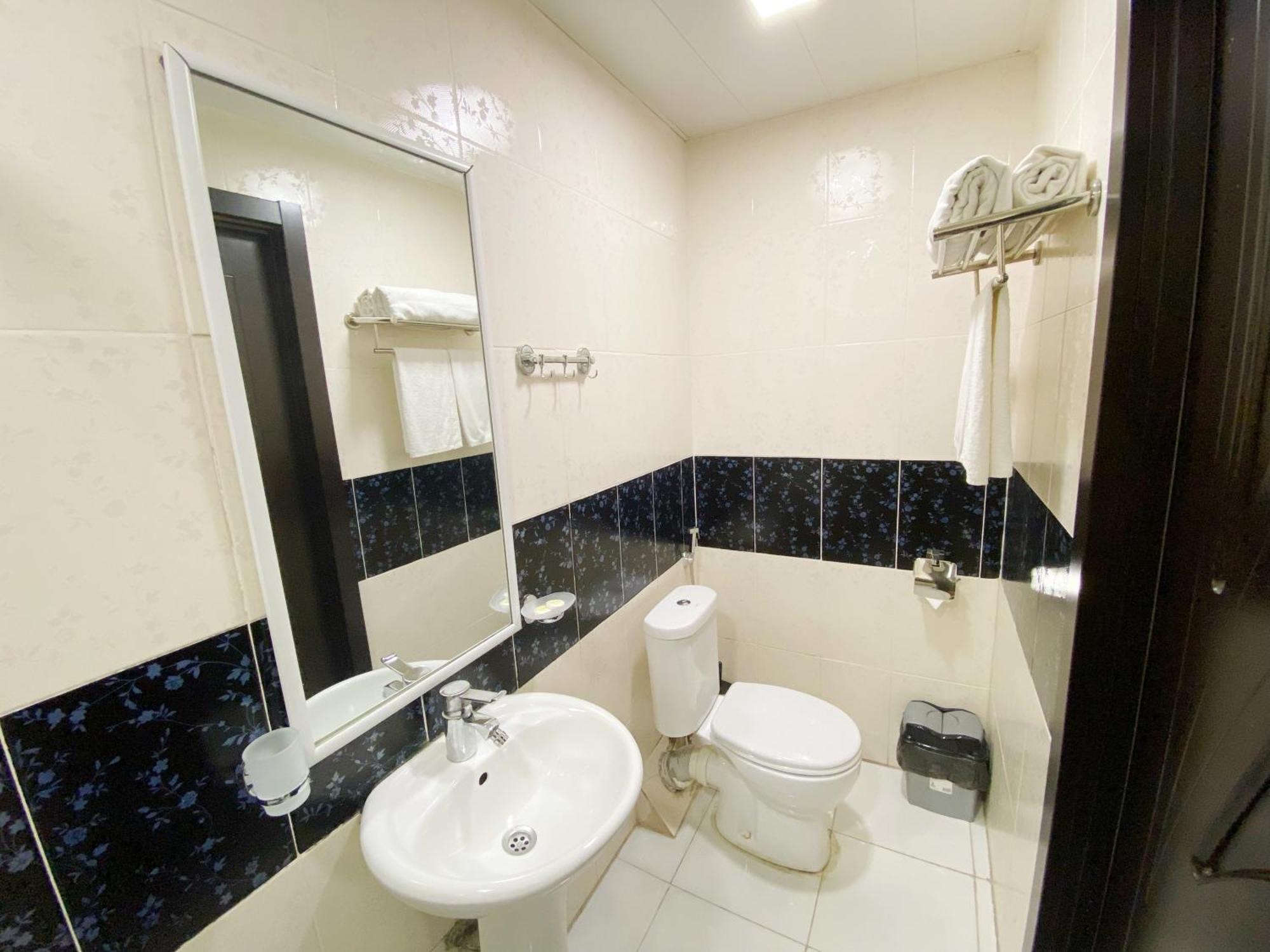 Orange Hotel 3*